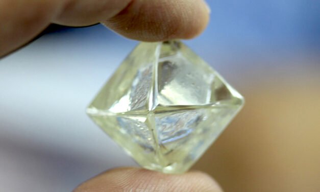 جنوبی افریقی شہر بوٹسوانا میں دنیا کا تیسرا بڑا ہیرا دریافت