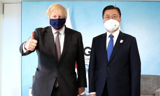 جانسن اور جے ان نے تجارت اور دفاعی تعلقات کو مضبوطی فراہم کرنے پر رضامندی ظاہر کی