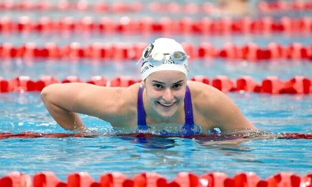 آسٹریلیائی تیراک کایلی مَیک کین نے خاتون 100 میٹر بیک اسٹروک میں بنایا ورلڈ ریکارڈ