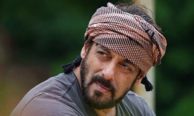 سلمان خان نے ’گمچھا‘ باندھ کر تصویر شیئر کی
