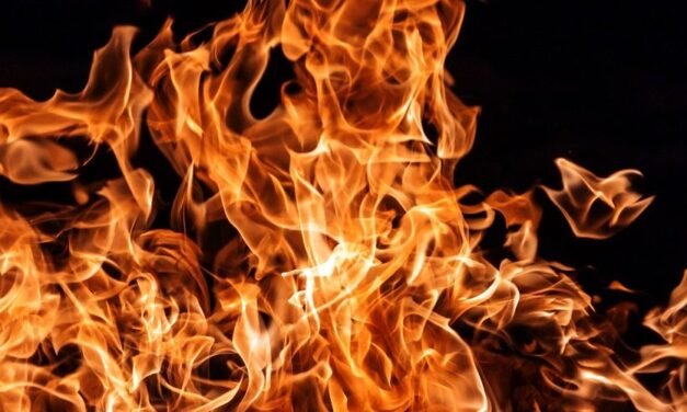 جموں : ریذیڈنسیروڑکے نزدیک بھیانک آتشزدگی 3 شہری ہلاک 14دیگر زخمی