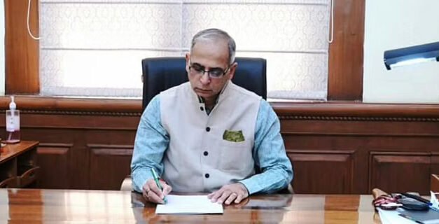 ونے موہن کواترا نے خارجہ سکریٹری کا عہدہ سنبھالا