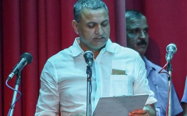 وزیر زراعت سدھاکر سنگھ نے استعفیٰ دیا